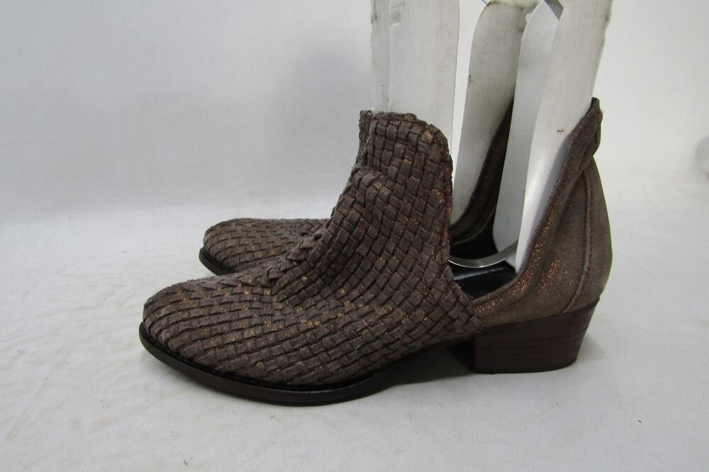 VERY VOLATILE Womens Size 9 M Metallic Brown Leather Ankle Fashion Booties
